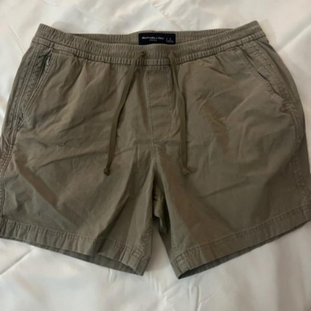 Abercrombie and Fitch Size L